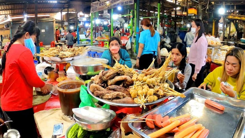 Siem Reap Street Foods Tour by Tuk Tuk with Personal Guide - Why this tour is different from a restaurant crawl