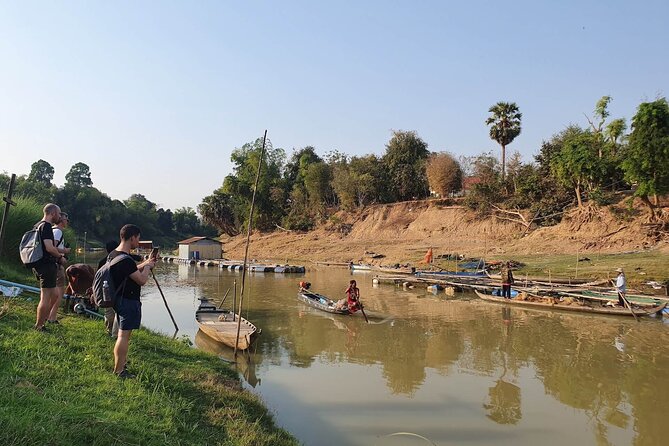 Siem Reap to Battambang Private Guided Tour (Day Trip) - Fishing village and the final bat-cave spectacle