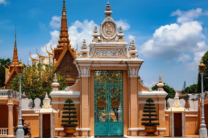 Siem Reap to Phnom Penh by Private Car or Minivan - Communication and the drivers who make the difference