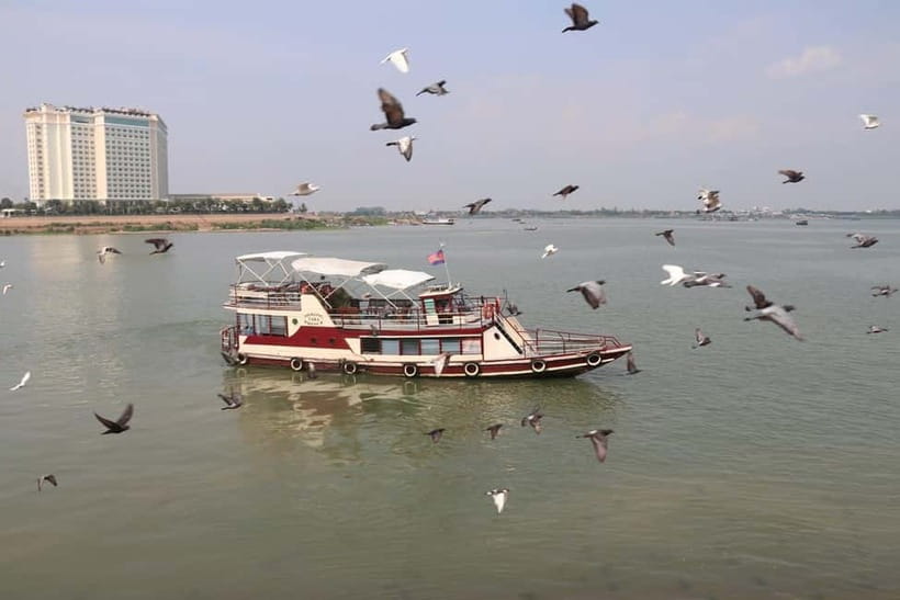 Siem Reap to Phnom Penh Full-Day land/cruise tour (one way) - Arriving in Phnom Penh at about 4:30 pm