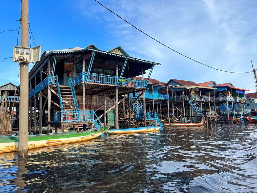Siem Reap: Tonle Sap and Kampong Phluk Tour with Street Food - Cambodian street food after the boat