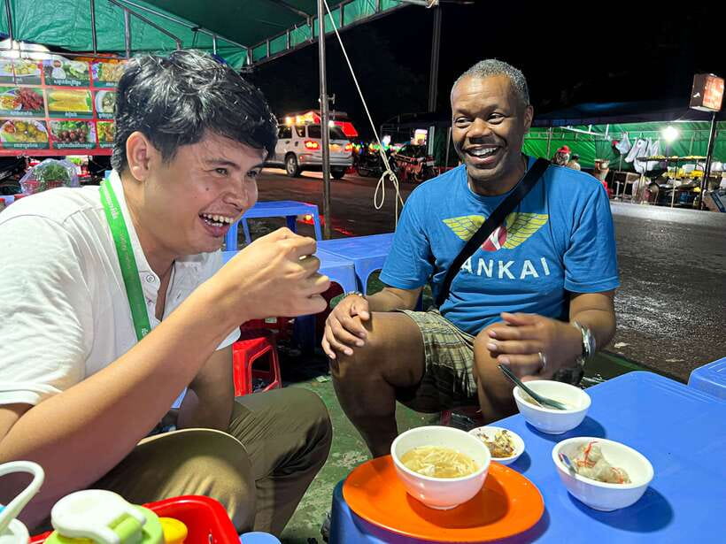 Siem Reap: Tonle Sap and Kampong Phluk Tour with Street Food - Siem Reap’s local night market