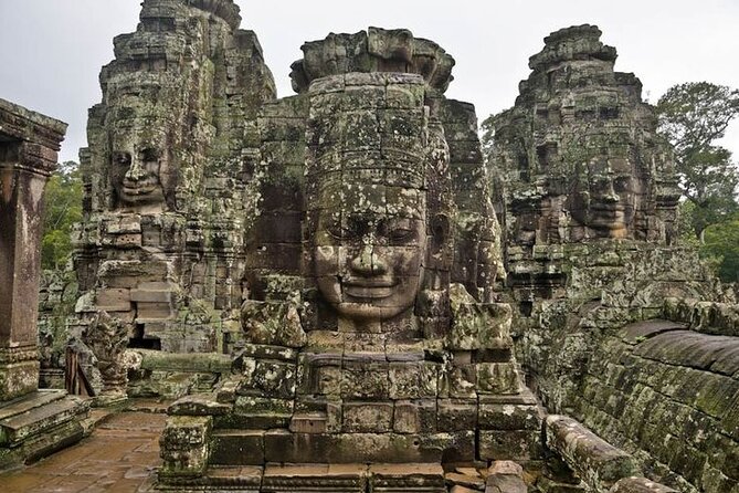 Siem Reap Tour: Angkor Wat Sunrise, Bayon, Ta Prohm, Banteay Srei - What guides add beyond a printed guidebook