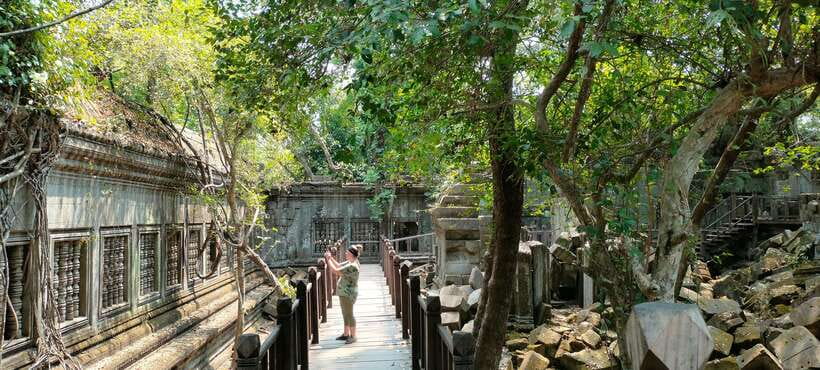 Siem Reap Tour Guide: Angkor Wat Sunrise Tour & Beng Mealea - Bayon’s stone faces inside Angkor Thom