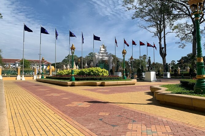 Siem Reap Walking Tour: Landmarks & Hidden Gems - Pace, weather, and practical comfort