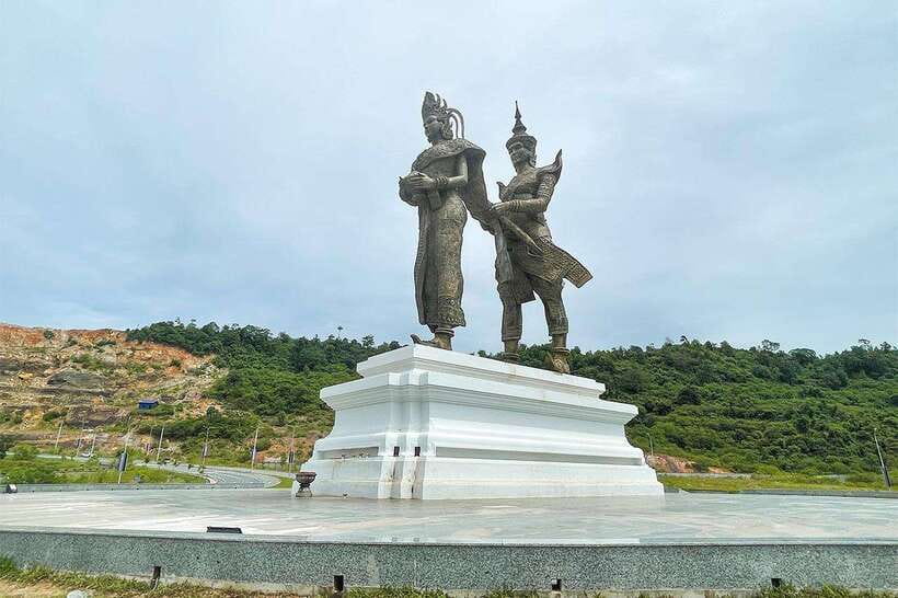 Sihanoukville City Tour for Cruise Passengers with 7 Stops - Sokha Beach finishes the route by the sea