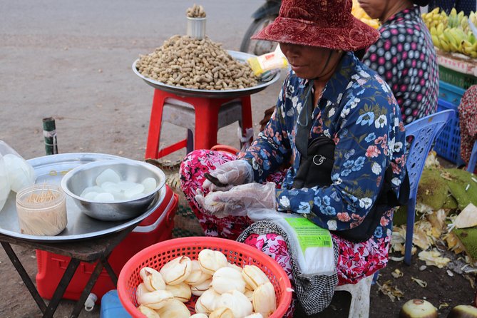 Street Food Tasting Tour including Dinner - Guides Nil and Bo can make the difference