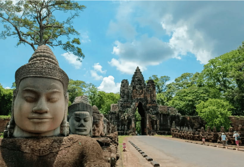 Sunrise at Angkor Wat and Small Tour with Tours Guide - Angkor Thom begins at the South Gate
