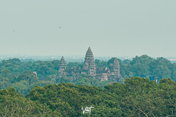 Sunrise Small Group Tour in Siem Reap - Guides, photographs, and personal help