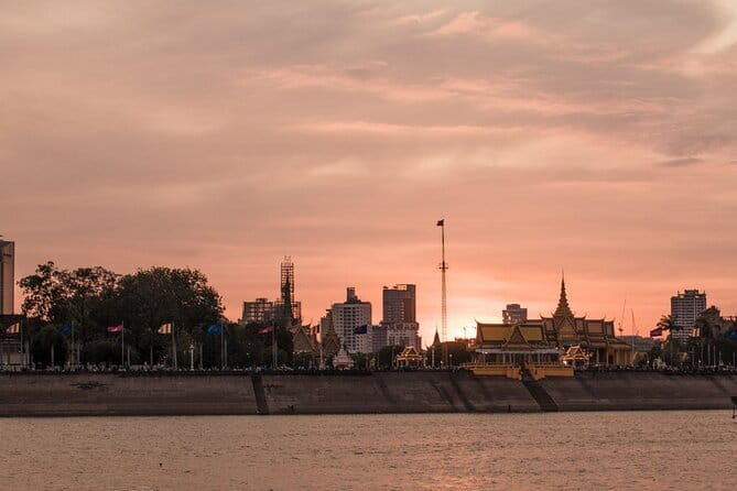 Sunset Cruise on the Mekong with Kanika Boat - The halfway turn and the sunset view