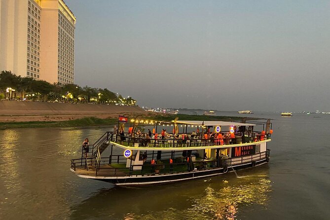 Sunset Cruise-Unlimited Beers-Sodas-BBQ buffet-Fruit platter - Key points to know before booking