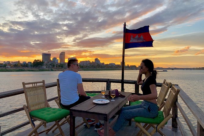 Sunset Cruise with unlimited beer & soft drinks -English speaking guide on board - Moving through Phnom Penh’s three rivers