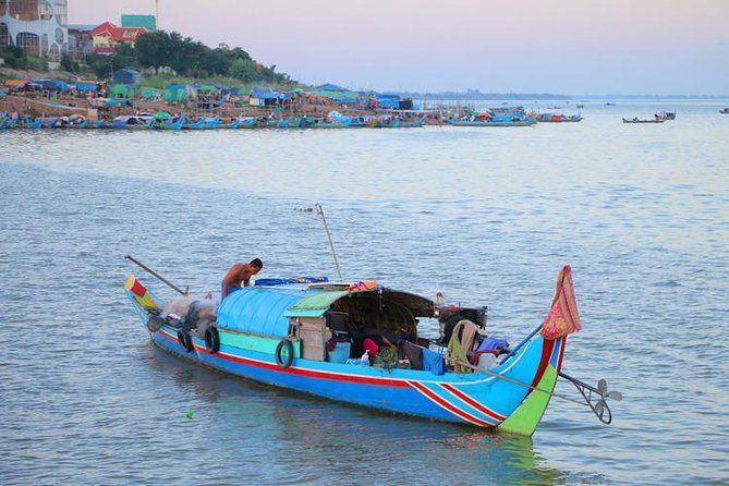 Sunset Cruise with unlimited beer & soft drinks -English speaking guide on board - Diamond Island and the riverbank homes