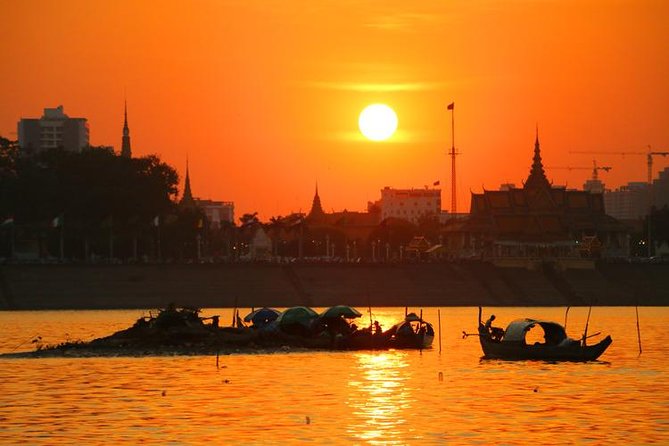 Sunset Cruise with unlimited beer & soft drinks -English speaking guide on board - The guide, commentary, and onboard mood