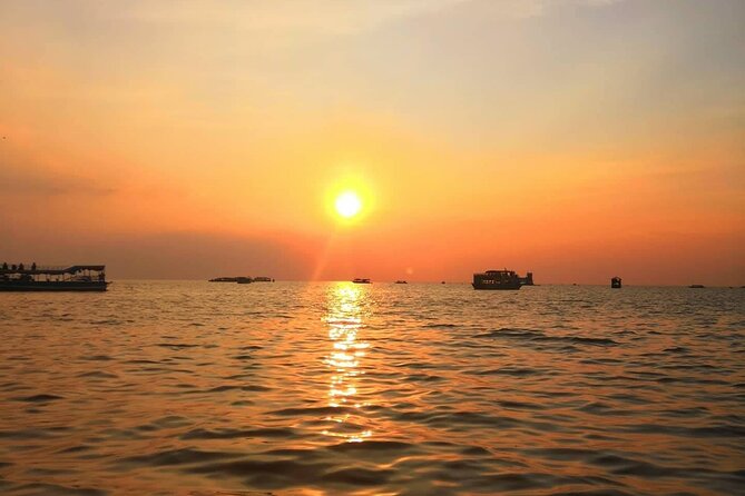 Sunset Dinner and drinks includes a Floating Village cruise tour. - Dinner aboard the Queen Tara Riverboat