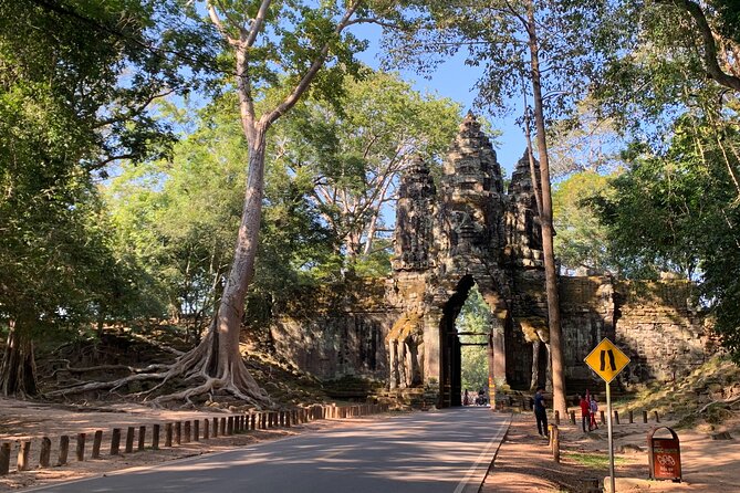 Taxi Siem Reap to Phnom Penh-English Speaking Driver - A Private Road Connection Between Siem Reap and Phnom Penh