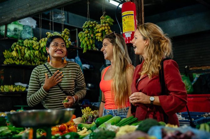 The 10 Tastings of Siem Reap With Locals: Private Street Food Tour - Wat Damnak: a cultural pause between bites