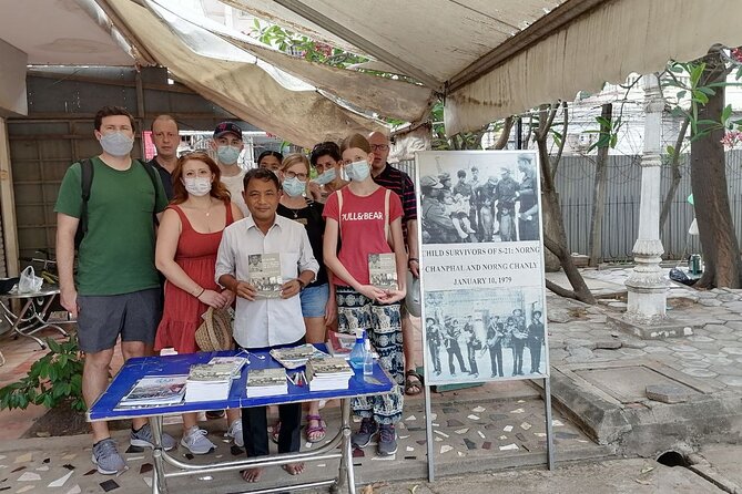 The Killing Field and Toul Sleng Genocide Museum (S21) Tour - Guides can shape the entire experience