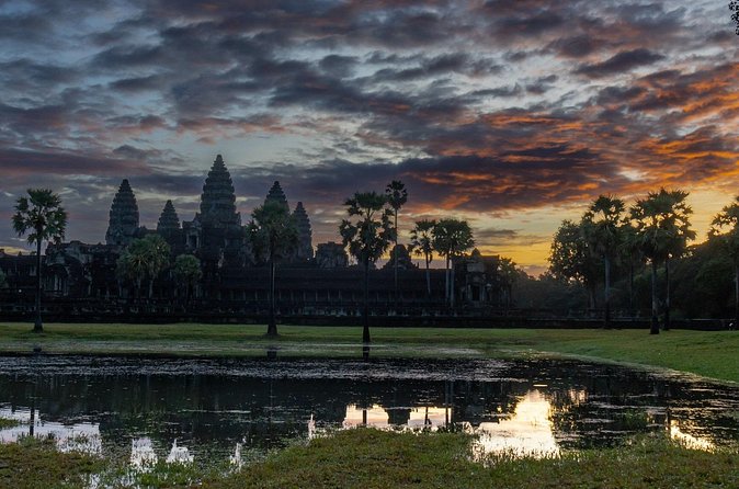 The Magnificent Angkor Wat - Ta Prohm and the jungle-temple atmosphere