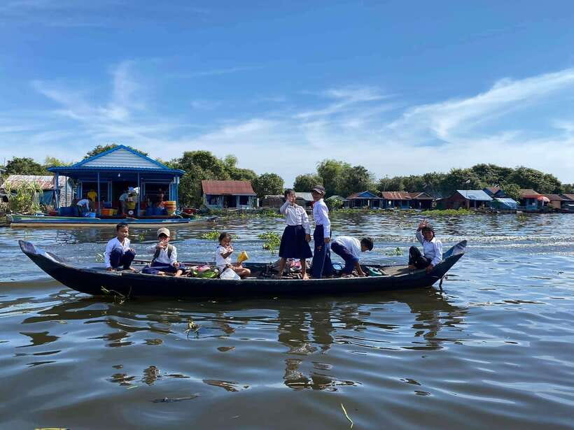 Tonle sap, Kompong Phluk (Floating village) - Kompong Phluk, where water sets the calendar