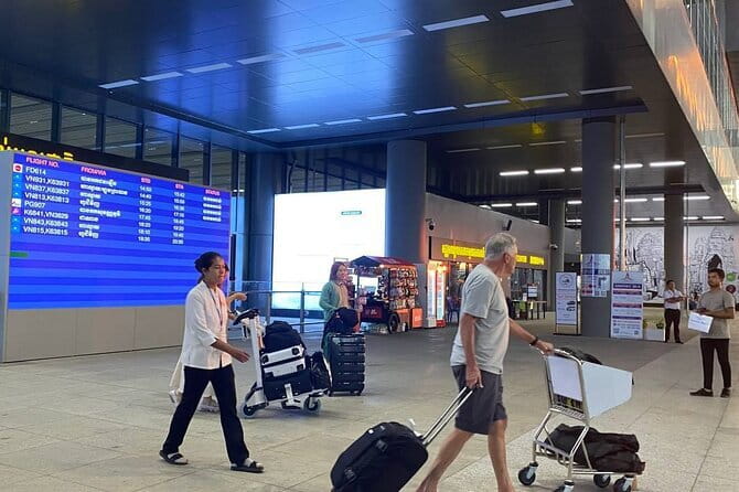 Transfer from Hotels in Siem Reap City to Siem Reap Airport - Meeting drivers such as Pin Ton and Bunna