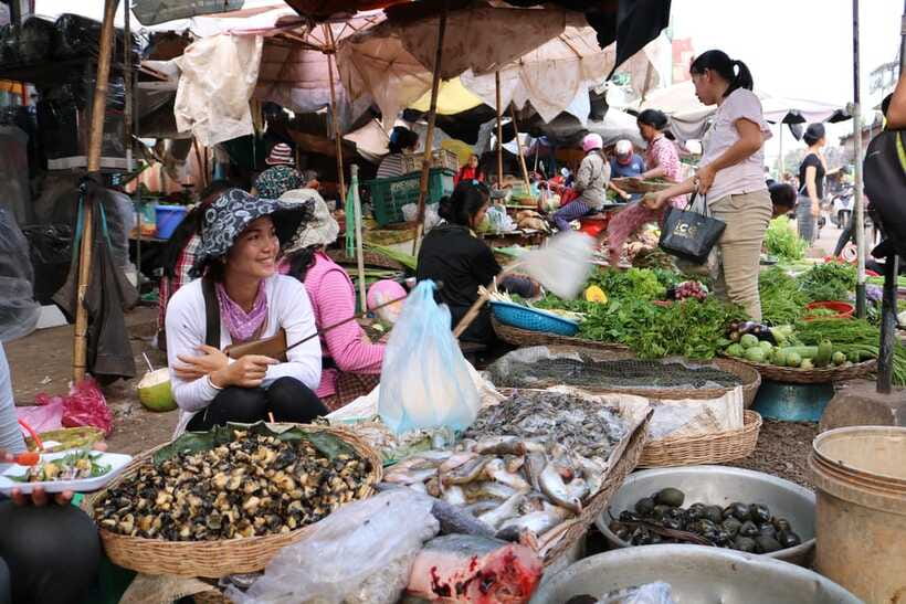 Twilight Tastes of Siem Reap Include Dinner - The night market and the insect challenge