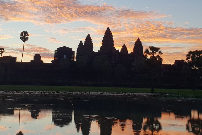 Two Days Angkor Tour - Lunch divides the long temple day