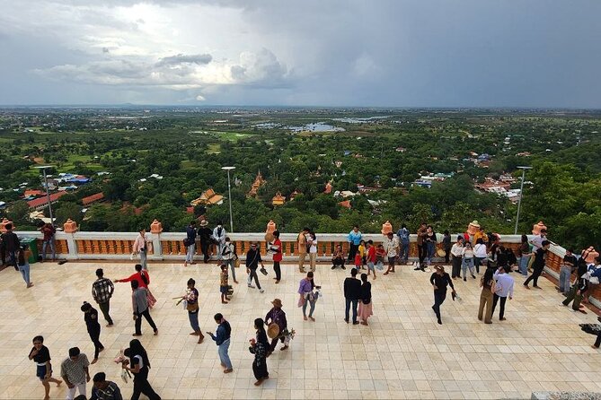 Visit Phnom Udong and Silk Island by Khmer Traditional Tuk-Tuk - Crossing the Mekong to Silk Island
