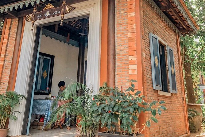 Workshop Visit and Sombai Liqueur Tasting - Inside the old Khmer house